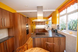 Kitchen Diner- click for photo gallery